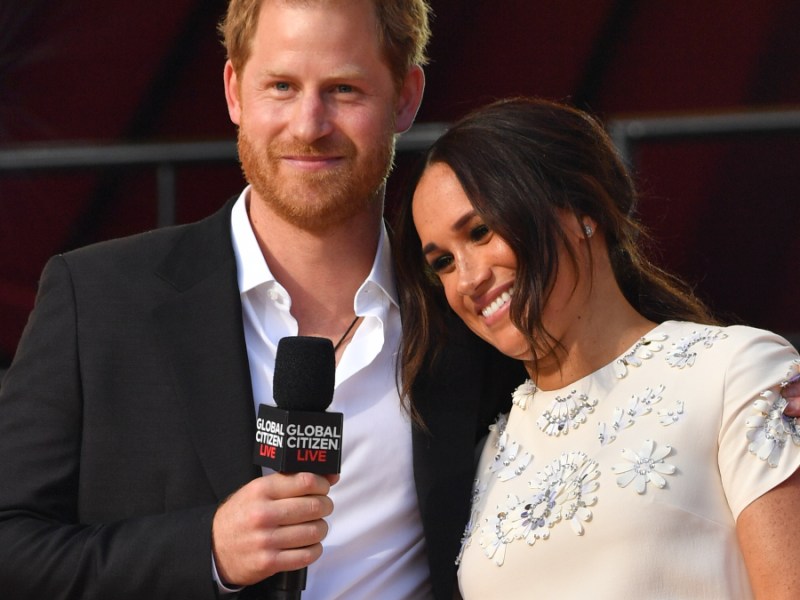 Harry und Meghan zeigen ihre Kids zu Weihnachten.