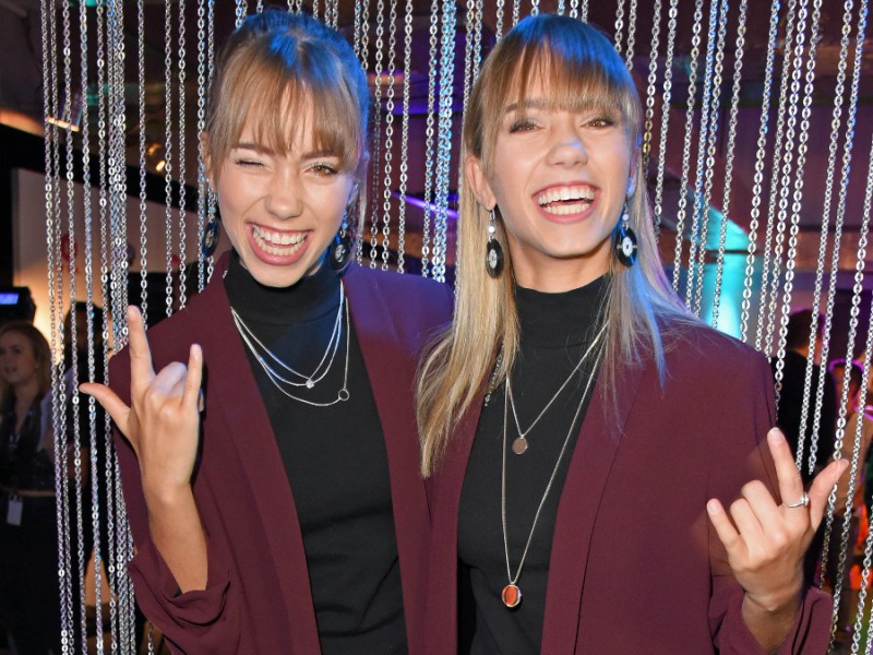 Lisa und Lena Mantler freuen sich auf ihren neuen Job.