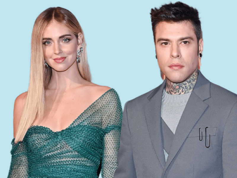 Chiara Ferragni und ihr Mann Fedez posieren.