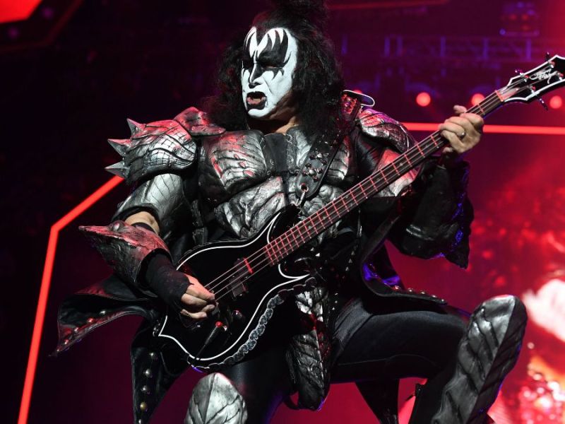 Gene Simmons KISS Schwächeanfall